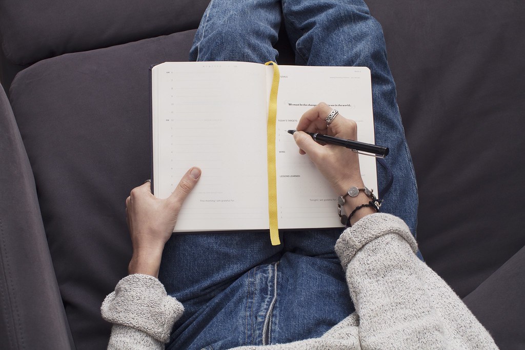 Mastering AI for Blog Writing: Stay Ahead in Content Creation