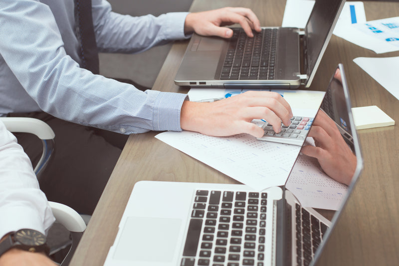 How to Extract syntactic Features from a Large Corpus